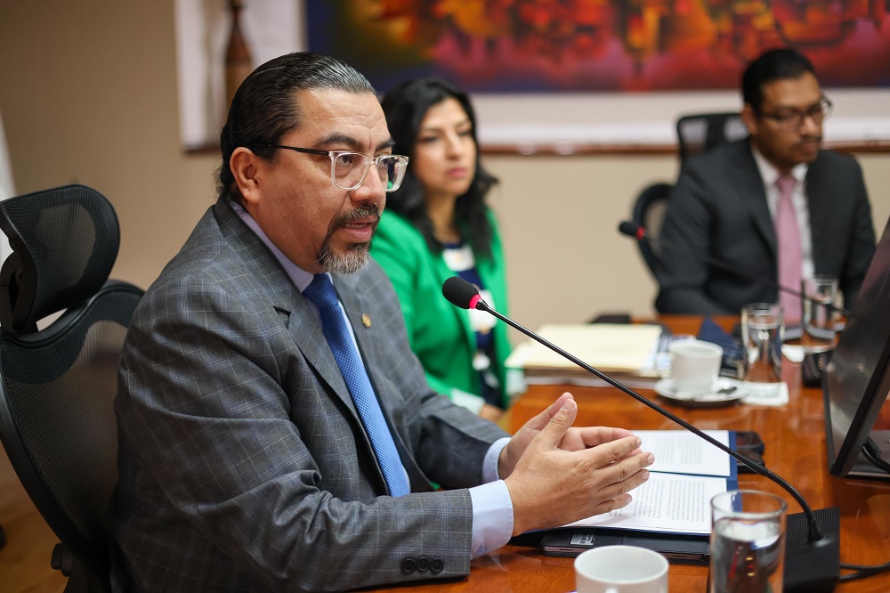 El viceministro de Transparencia Fiscal y Adquisiciones del Estado Carlos Melgar