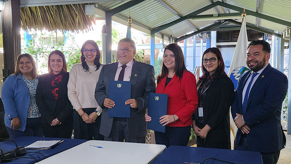 Autoridades de MAGA y SPP en firma de convenio interinstitucional de Metas Presidenciales