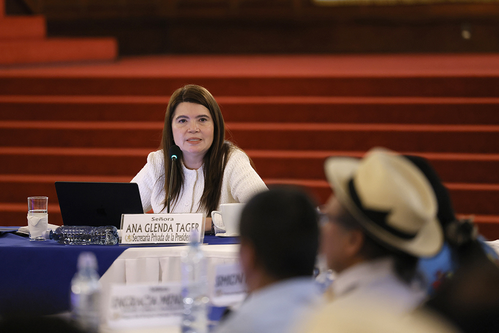 Secretaria Ana Glenda Tager