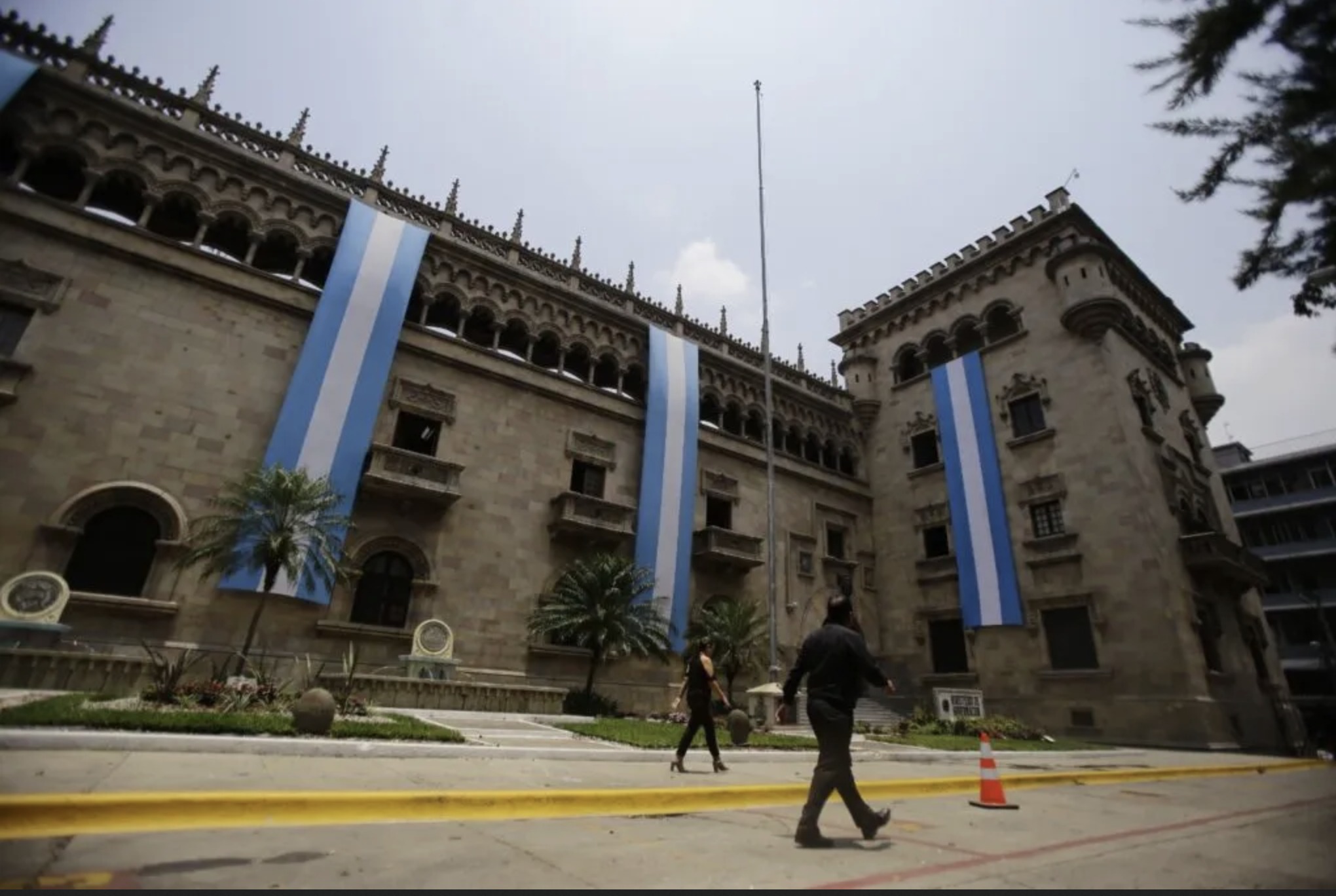 Mingob cumple 184 años de trabajar por la seguridad ciudadana