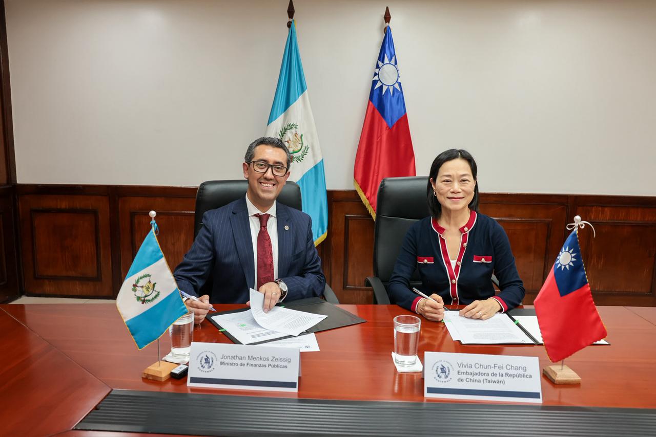 Este proyecto busca reducir la brecha digital mediante innovación y desarrollo.