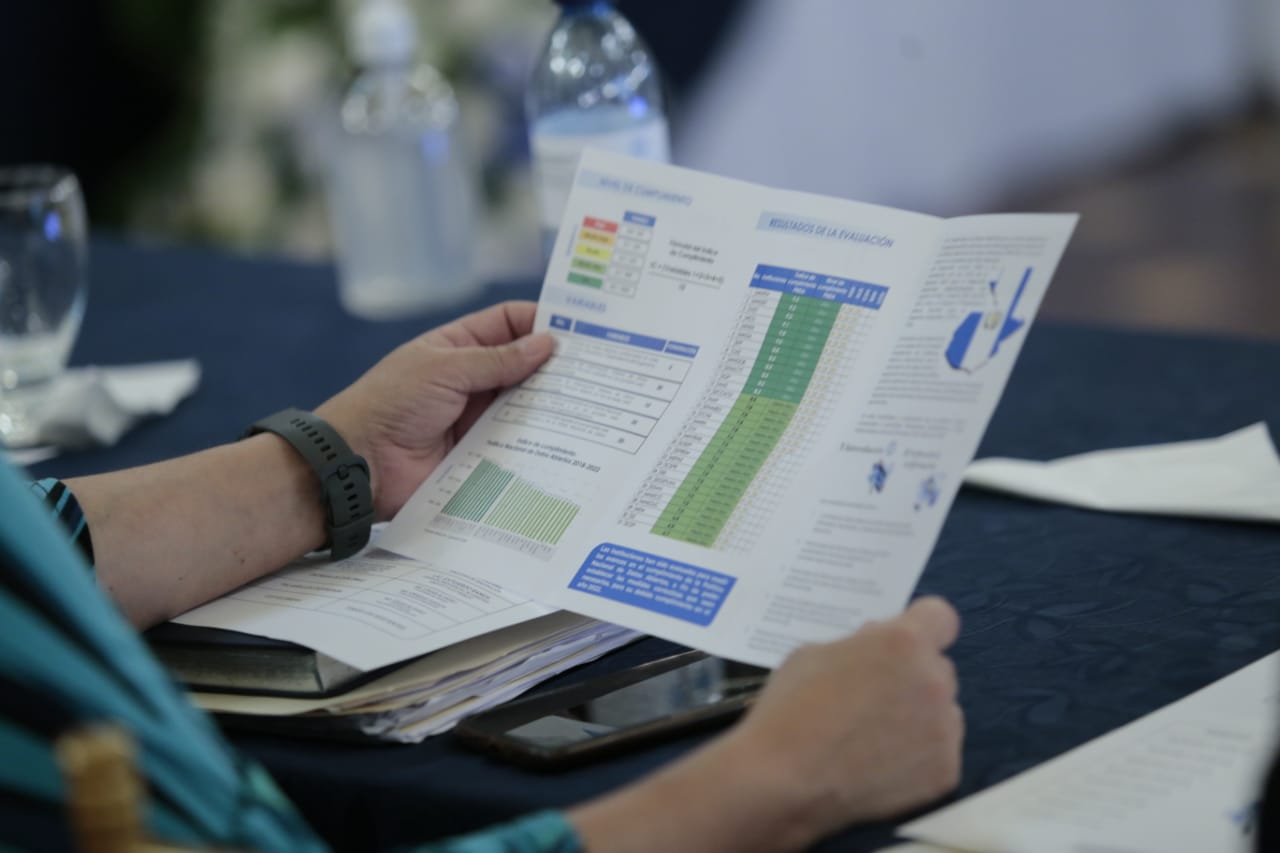 En este monitoreo y evaluación de la política, fueron convocados a participar Ministerios y Secretarías.