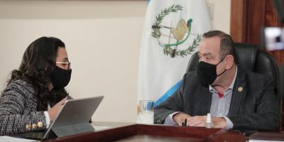 Becas a empleados públicos