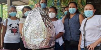 Mujeres aprenden oficios artesanales de repostería
