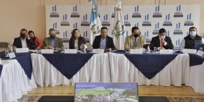El  ministro de Ambiente, Mario Rojas Espino, se reunió, hoy, con los  alcaldes de las municipalidades de la Mancomunidad Gran Ciudad del Sur y la Autoridad para el Manejo Sustentable de la Cuenca del Lago de Amatitlán (AMSA)