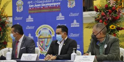 Ministro de Ambiente y Recursos Naturales, Mario Rojas Espino