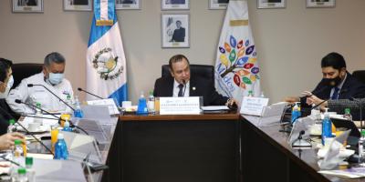 Presidente Giammattei preside reunión con Raul Romero, Ministro de Desarrollo Social