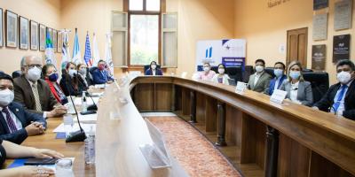 Mineduc, Pronacom y la EFPEM/Usac lanzan profesorado de enseñanza media con especialidad en matemática para el ciclo básico con apoyo de MCC