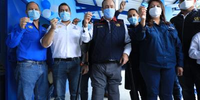 Presidente entrega escuela remozada en Chimaltenango