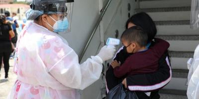 Migrantes retornados a su ingreso a Guatemala.