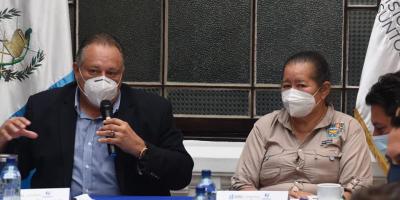 Ing. Luis Ruano y alcaldesa de dicho municipio