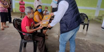 Familias recibieron Escritura Registrada