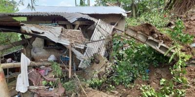 Daños severos en vivienda, debido a un deslizamiento de tierra registrado en el caserío El Zapote, San Sebastián, Retalhuleu.