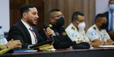 Ministro solicita trabajar apegados a la ley y reducir índices delincuenciales