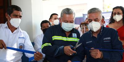 corte de cinta inauguración comedor social número 41