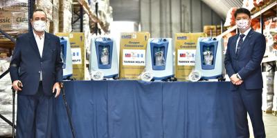 Presidente Alejandro Giammattei recibe concentradores de oxígeno