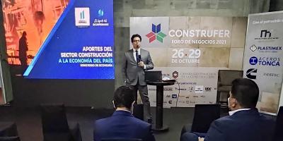 El Viceministro de Inversión y Competencia, Lisardo Bolaños, durante su participación en Construfer.