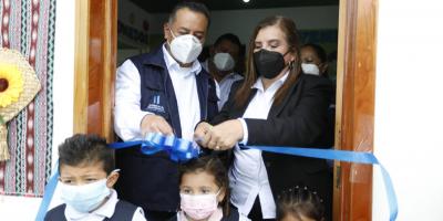 El subsecretario de Promoción Social de SOSEP, Óscar Cruz, junto a la alcaldesa de Malacatancito, Huehuetenango, Irma Ávila, inauguraron el Centro de Atención y Desarrollo Infantil 953-30.