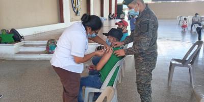 Segunda Brigada de Infantería “Capitán General Rafael Carrera”, desarrolló jornadas de vacunación contra el Coronavirus, Covid-19