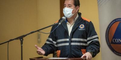 Secretario Ejecutivo de la CONRED brinda las palabras de bienvenida al taller.