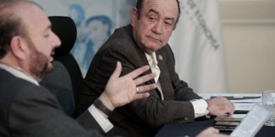 Presidente Alejandro Giammattei junto al ministro de Economía, Antonio Malouf