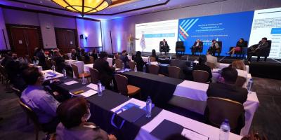 En el foro participaron alrededor de 400 personas en forma virtual y presencial.