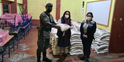 Ejército de Guatemala apoya logística de traslado y distribución de 2 mil toneladas de arroz