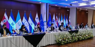 Autoridades aduaneras de Centroamérica entregaron estudio regional.
