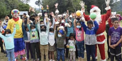 Brigada de Operaciones para Montaña comparte el espíritu navideño con niños de Quetzaltenango y San Marcos