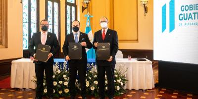 Autoridades firman convenio