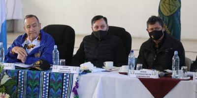 Presidente de la República y Ministros acuerdan buscar solución a conflictos en Sololá