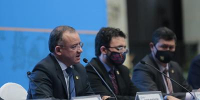 Ministro de Gobernación informa sobre la captura de implicado en el asesinato de una pareja 