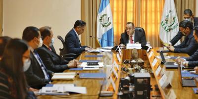 Presidente Alejandro Giammattei y ministro Mario Rojas anuncian gira nacional para promover el Reglamento 164