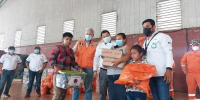 Entrega de ayuda humanitaria 