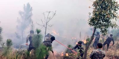Ejército de Guatemala continúa acciones para sofocar incendio forestal en Chiché, Quiché