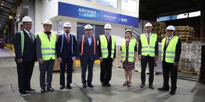 La Viceministra de Integración y Comercio Exterior, María Luisa Flores (tercera de Der. a Izq.) participó en la reunión con personeros del Banco Mundial.