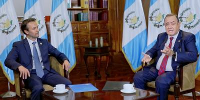 En Consulta con el Dr. Giammattei