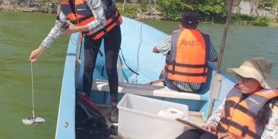 Monitorean calidad del agua en lagunas de Petén