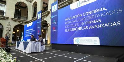 El ministro de economía, Dr. Janio Rosales presidió el evento..