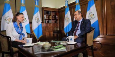 En Consulta con el Dr. Giammattei