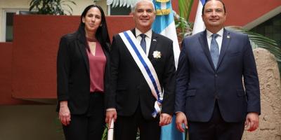 Canciller de Guatemala condecora a embajador de Israel con Orden Antonio José de Irisarri