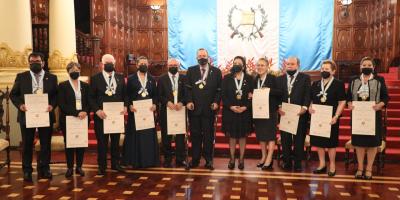 Maestros distinguidos reciben Orden Nacional Francisco Marroquín