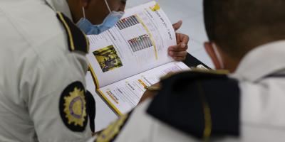 Personal policial concluye primera fase de formación bilingüe