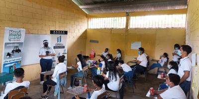 Estudiantes de San Benito, Petén aprenden del Reglamento 164-2021