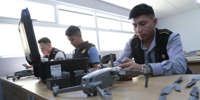Investigadores se capacitan en manejo de drones