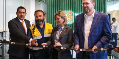 4 funcionarios realizan corte de cinta para la inauguración del nuevo centro BPO