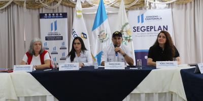 Ministro Mario Rojas Espino dirige diálogo de alto nivel en Petén