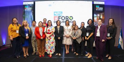 AUTORIDADES PRESENTES EN EL FORO DE TURISMO SOCIAL, SOLIDARIO Y SOSTENIBLE