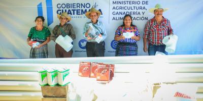 MAGA entrega materiales para restaurar sistemas artesanales de riego
