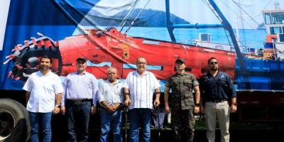 Presidente Dr. Alejandro Giammattei y Mindef entregan draga a Asociación de Pescadores Puerto Iztapa Escuintla 20221005